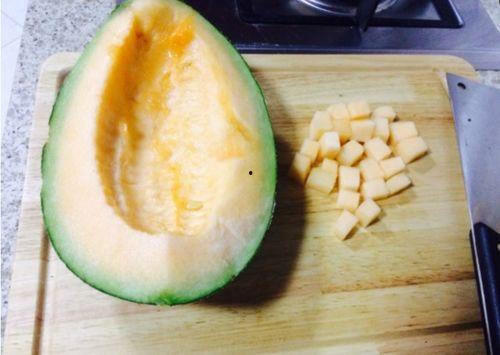 黄皮哈密瓜如何吃,黄皮哈密瓜的多样食法探索
