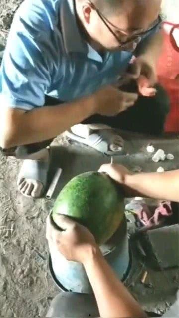 没有刀照样吃瓜,探索无需刀具的吃瓜乐趣